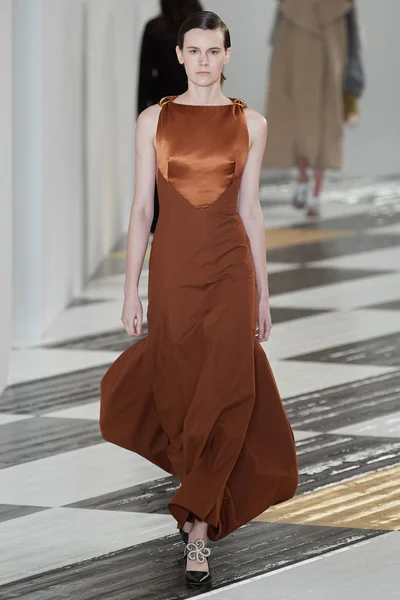 Look 14